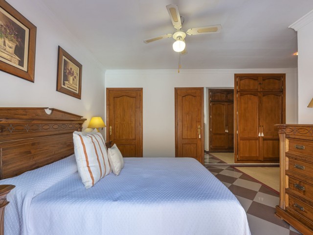Villa avec 4 Chambres  à San Pedro de Alcántara