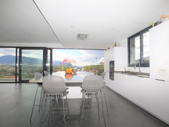 Villa con 4 Dormitorios  en La Cala Golf