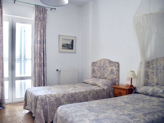 6 Soveroms Villa i Estepona
