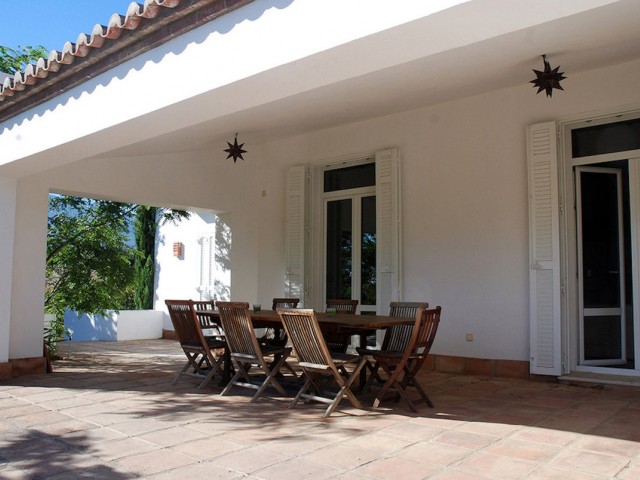 6 Soveroms Villa i Estepona