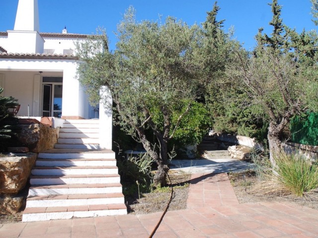 6 Soveroms Villa i Estepona