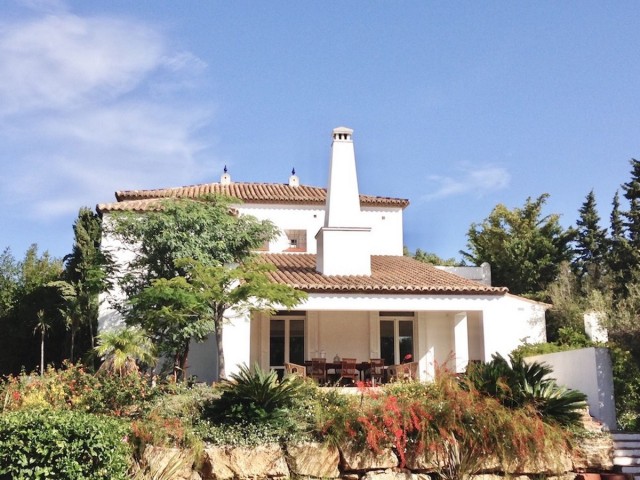 6 Soveroms Villa i Estepona