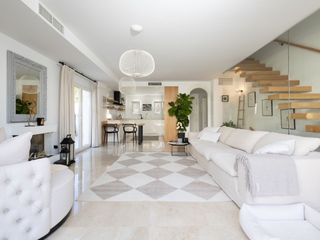 4 Schlafzimmer Reihenhaus in Calahonda