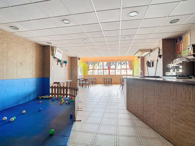 Liikekiinteistö Torremolinos