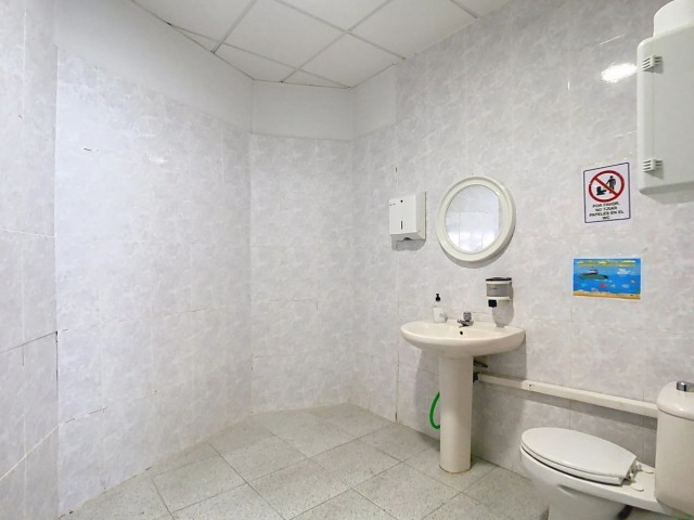 Liikekiinteistö Torremolinos