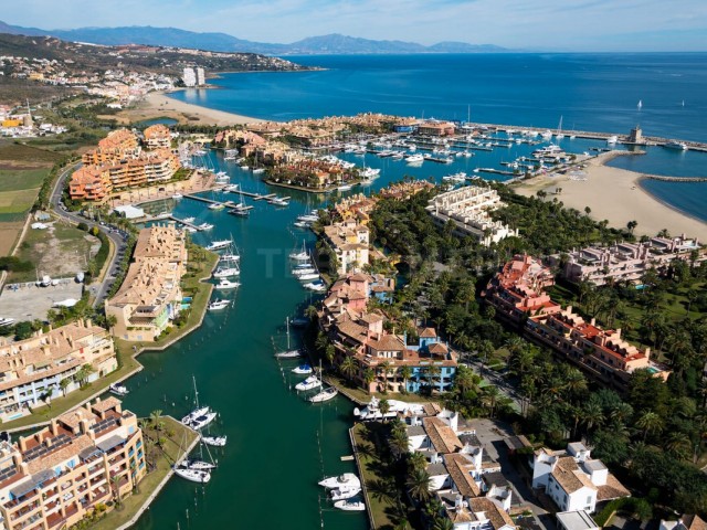 5 Soveroms Villa i Sotogrande
