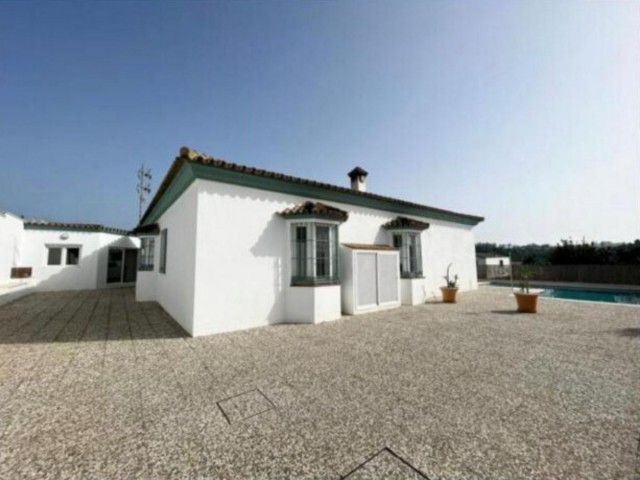 5 Makuuhuoneen Huvila San Roque