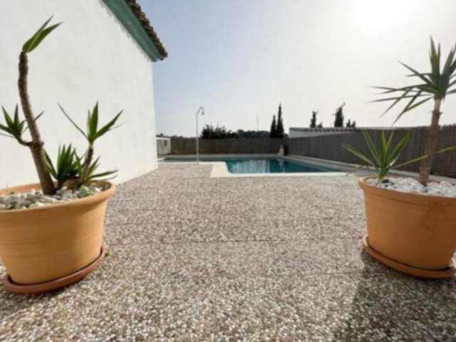 5 Makuuhuoneen Huvila San Roque