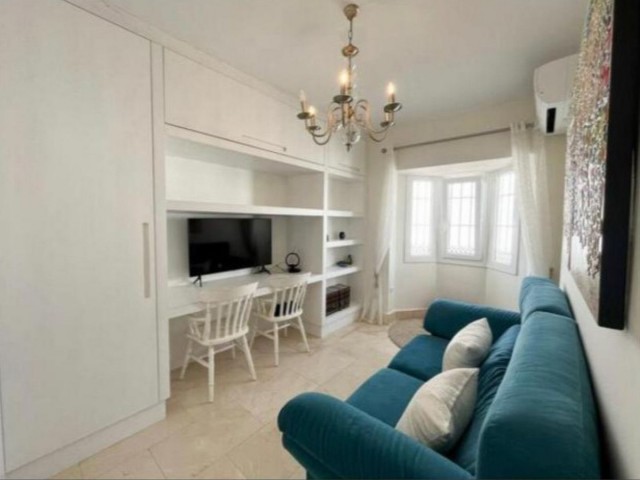 Villa con 5 Dormitorios  en San Roque