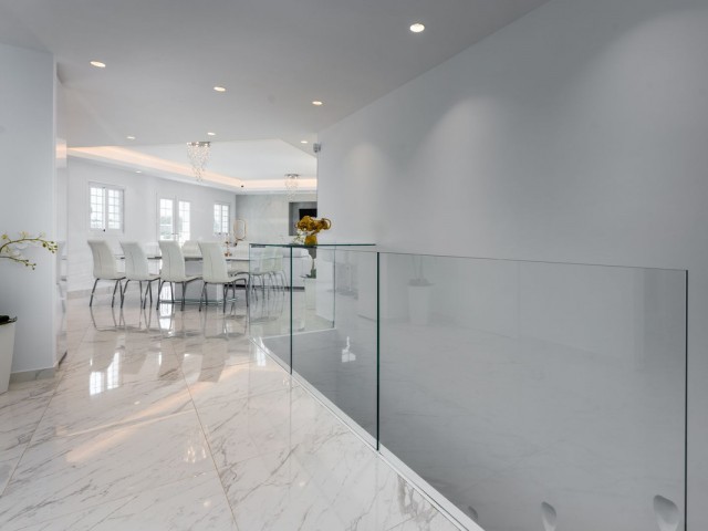 Maison mitoyenne avec 3 Chambres  à Nueva Andalucía