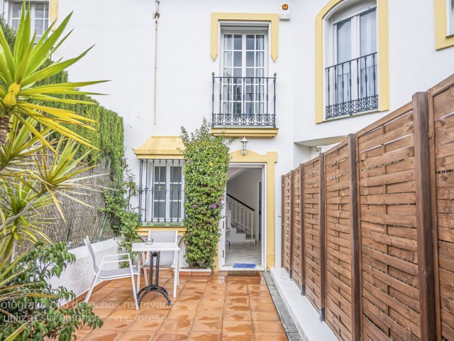 3 Slaapkamer Rijtjeshuis in New Golden Mile