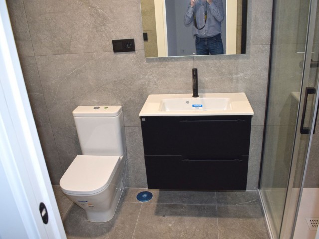 Apartamento con 4 Dormitorios  en Málaga Centro