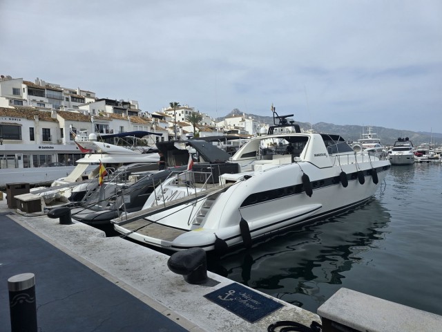 Commercial in Puerto Banús