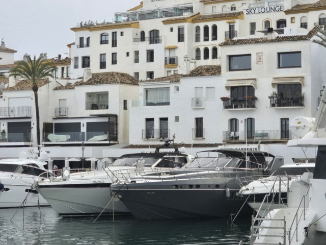 Commercial in Puerto Banús
