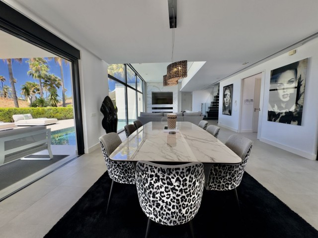 4 Soveroms Villa i Los Monteros