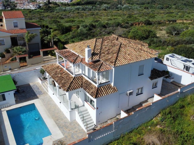 Villa, La Duquesa, R5011174
