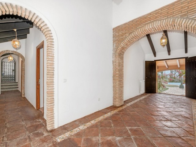 6 Soveroms Villa i Manilva