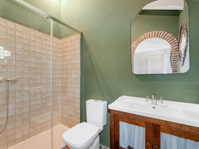 6 Soveroms Villa i Manilva