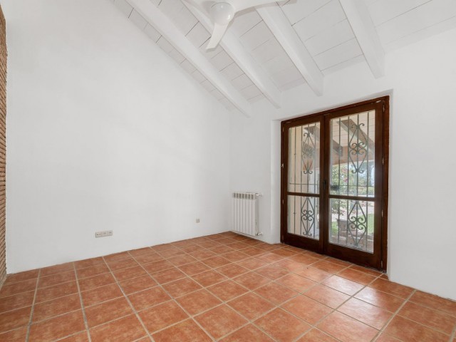 6 Soveroms Villa i Manilva