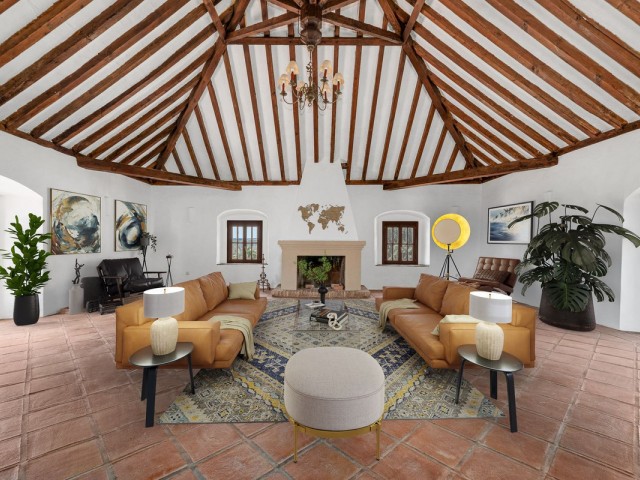 6 Soveroms Villa i Manilva
