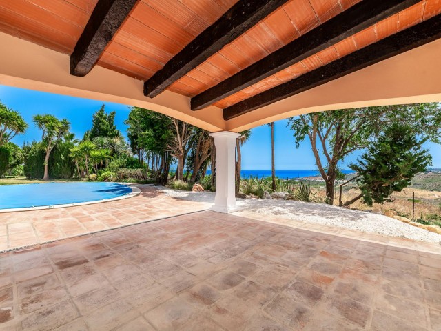 6 Soveroms Villa i Manilva