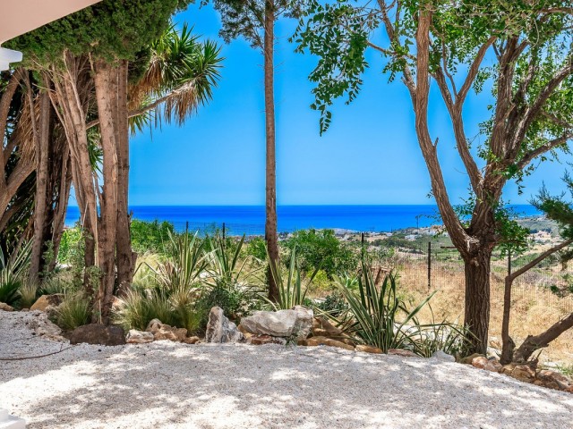 6 Soveroms Villa i Manilva