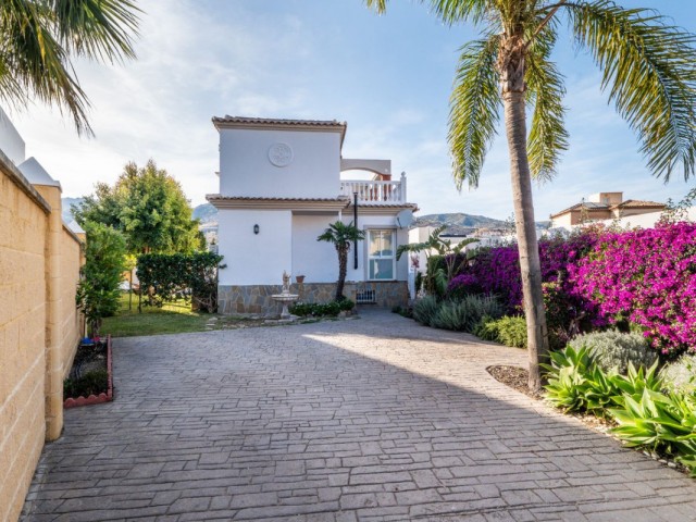 Villa avec 5 Chambres  à Torrequebrada