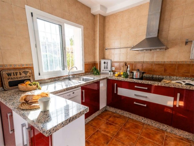 Villa avec 5 Chambres  à Torrequebrada