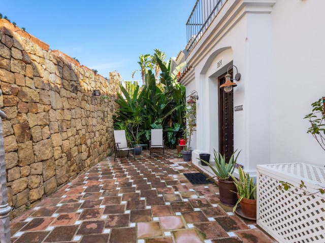 3 Bedrooms Townhouse in The Golden Mile