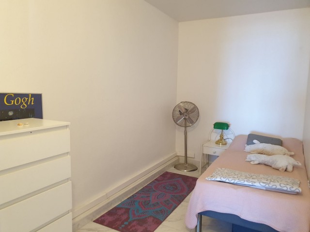 Apartamento con 4 Dormitorios  en Benalmadena