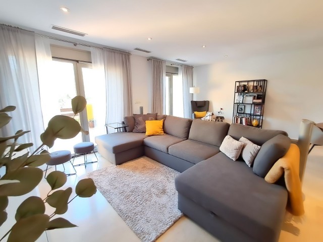 Adosado con 3 Dormitorios  en Marbella