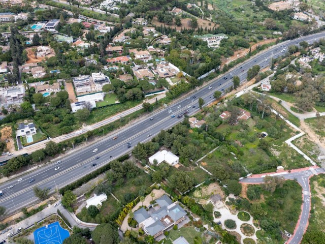 Plot, The Golden Mile, R5014636