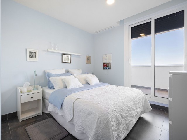 Apartamento con 3 Dormitorios  en La Cala de Mijas