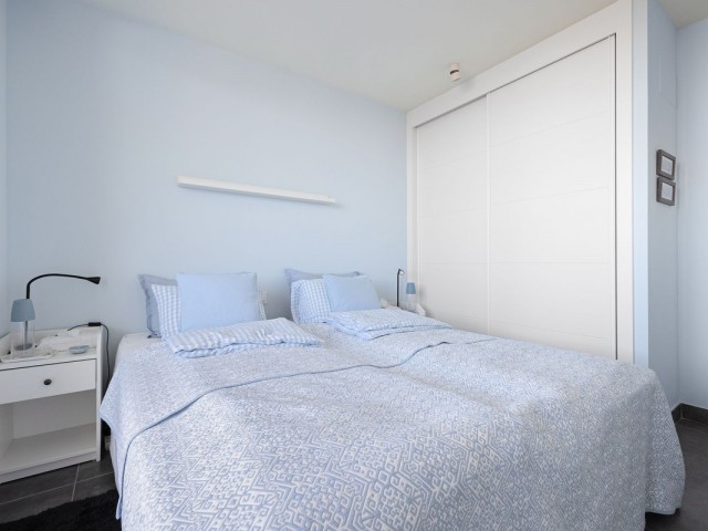 Apartamento con 3 Dormitorios  en La Cala de Mijas