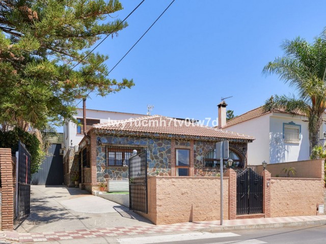 4 Bedrooms Villa in Alhaurín de la Torre