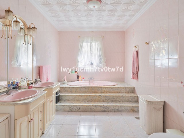 4 Slaapkamer Villa in Alhaurín de la Torre