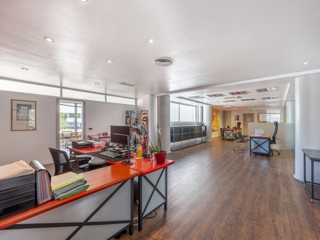 Commercial in Guadalmina Alta