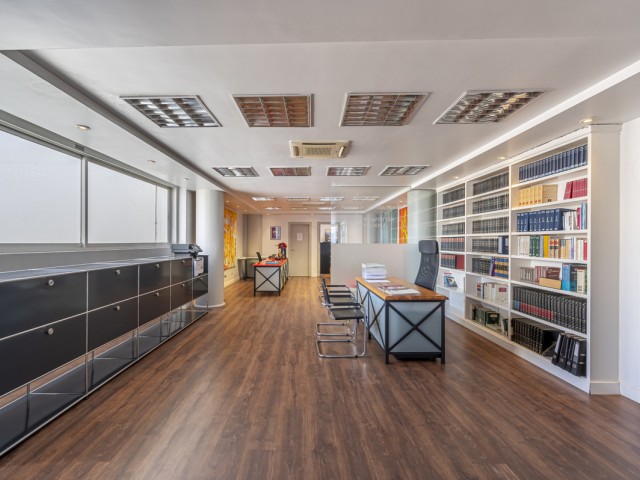 Commercial in Guadalmina Alta