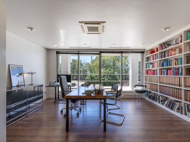 Commercial in Guadalmina Alta