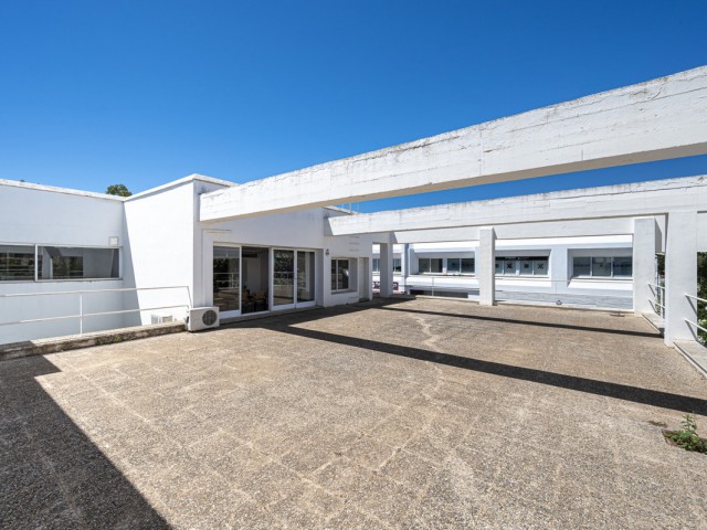 Commercial in Guadalmina Alta