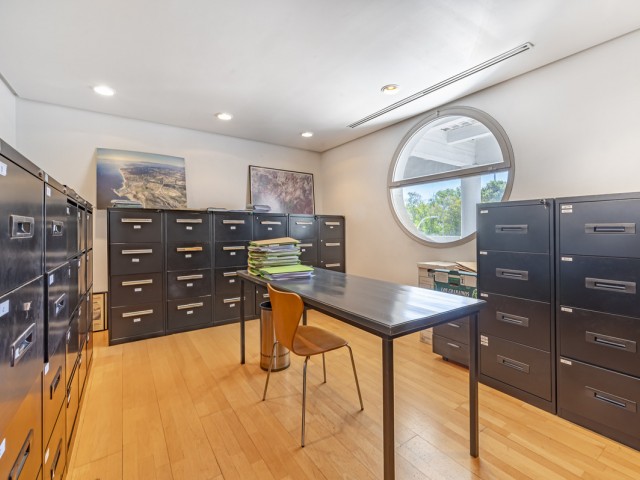 Commercial in Guadalmina Alta