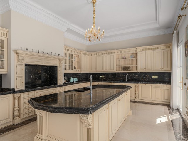7 Soveroms Villa i Sierra Blanca
