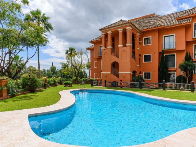 Apartamento con 2 Dormitorios  en Monte Halcones