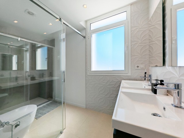 Penthouse avec 4 Chambres  à La Cala de Mijas