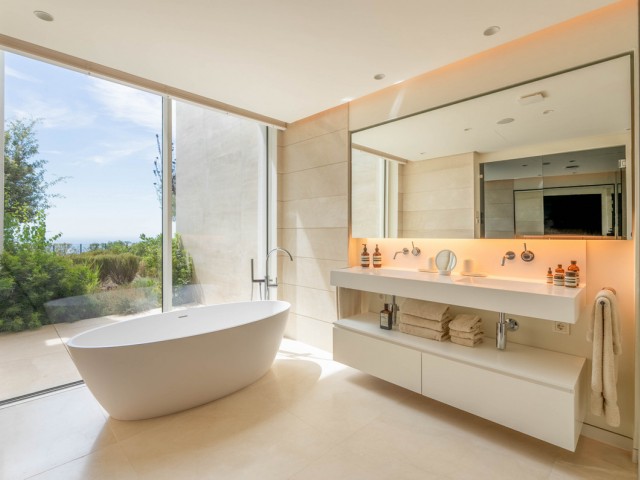 Apartamento con 3 Dormitorios  en Ojén