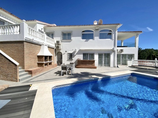 5 Bedrooms Villa in Benalmadena