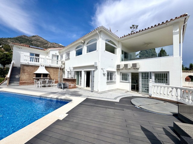 5 Bedrooms Villa in Benalmadena