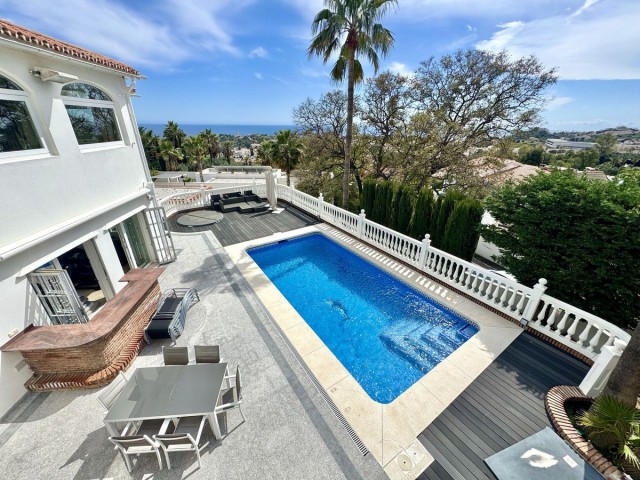 5 Bedrooms Villa in Benalmadena