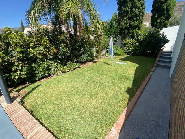 5 Bedrooms Villa in Benalmadena