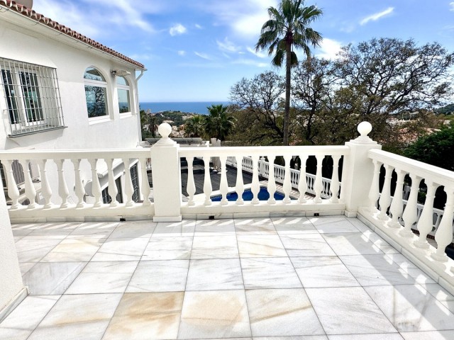 5 Bedrooms Villa in Benalmadena
